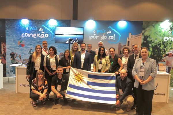 comitiva do uruguai na feira ugart, em porto alegre